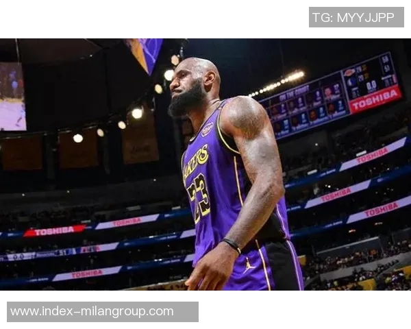 老詹与克利夫兰的情缘永恒不变骑士队的传奇将永远铭刻在这座城市